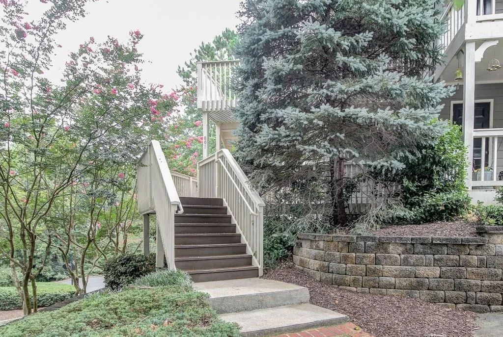 804 Camden Court, Sandy Springs, Georgia 30327, 2 Bedrooms Bedrooms, ,2 BathroomsBathrooms,Residential,Sold,804 Camden Court,5729790