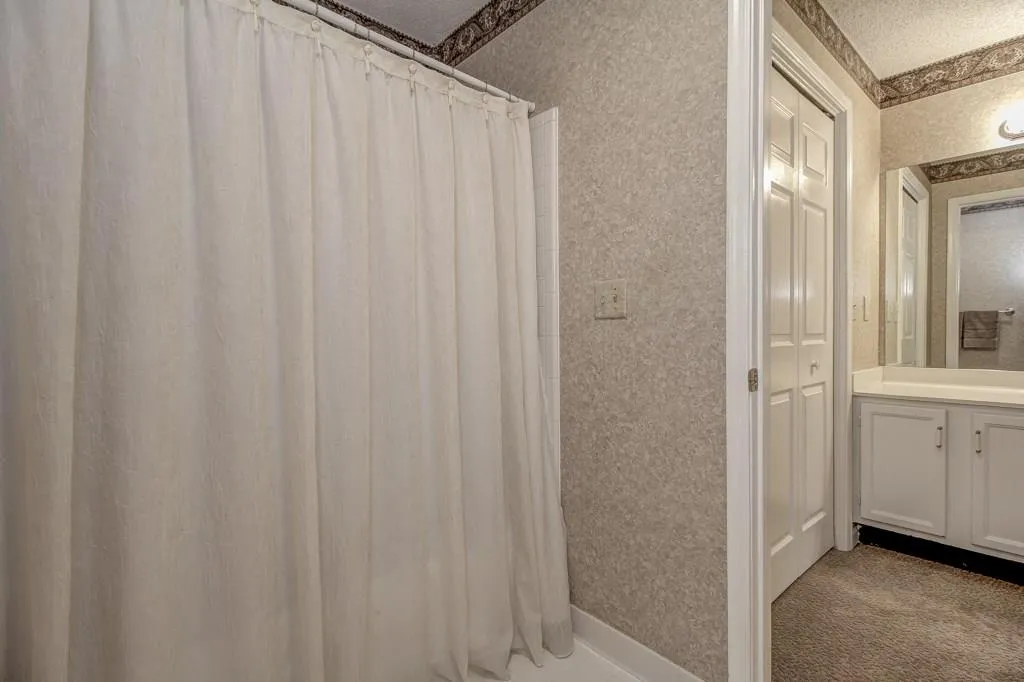 804 Camden Court, Sandy Springs, Georgia 30327, 2 Bedrooms Bedrooms, ,2 BathroomsBathrooms,Residential,Sold,804 Camden Court,5729790