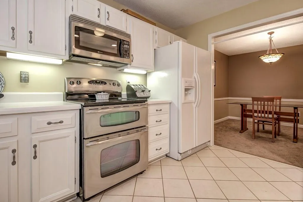 804 Camden Court, Sandy Springs, Georgia 30327, 2 Bedrooms Bedrooms, ,2 BathroomsBathrooms,Residential,Sold,804 Camden Court,5729790