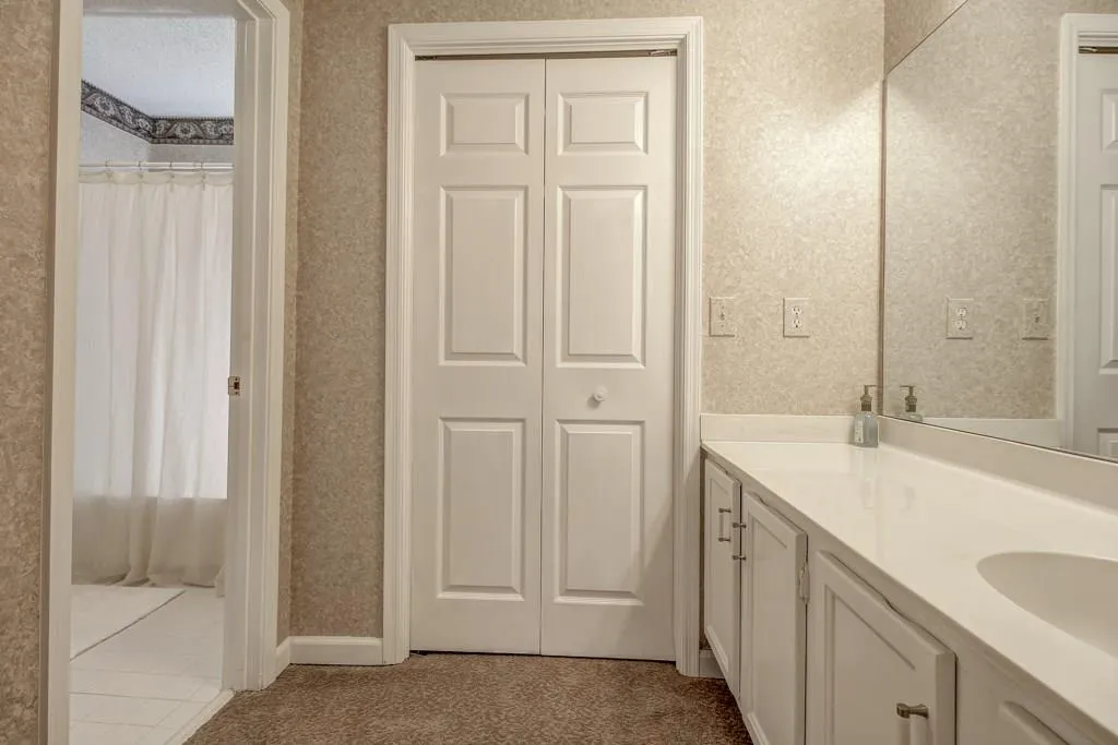 804 Camden Court, Sandy Springs, Georgia 30327, 2 Bedrooms Bedrooms, ,2 BathroomsBathrooms,Residential,Sold,804 Camden Court,5729790