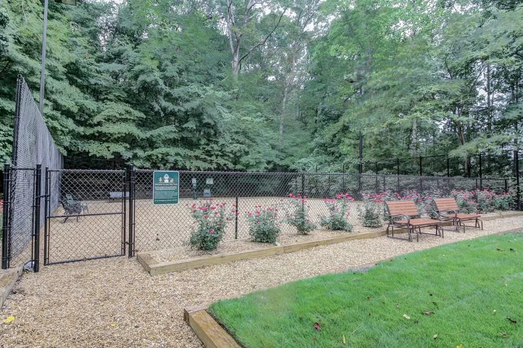 804 Camden Court, Sandy Springs, Georgia 30327, 2 Bedrooms Bedrooms, ,2 BathroomsBathrooms,Residential,Sold,804 Camden Court,5729790