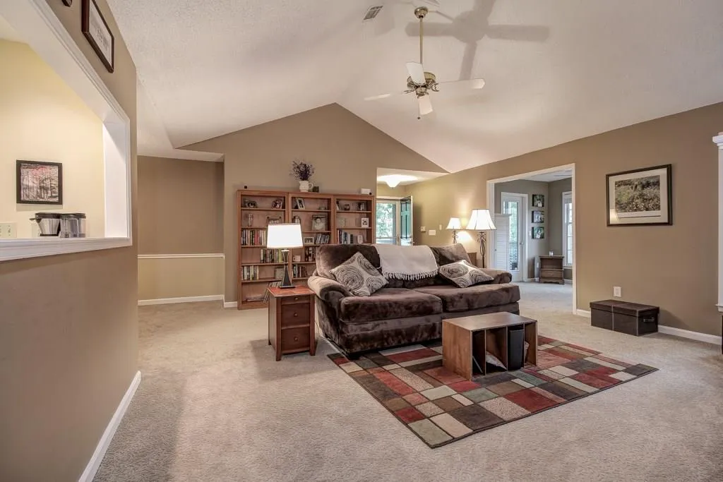 804 Camden Court, Sandy Springs, Georgia 30327, 2 Bedrooms Bedrooms, ,2 BathroomsBathrooms,Residential,Sold,804 Camden Court,5729790