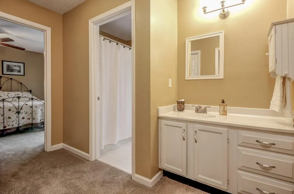 804 Camden Court, Sandy Springs, Georgia 30327, 2 Bedrooms Bedrooms, ,2 BathroomsBathrooms,Residential,Sold,804 Camden Court,5729790