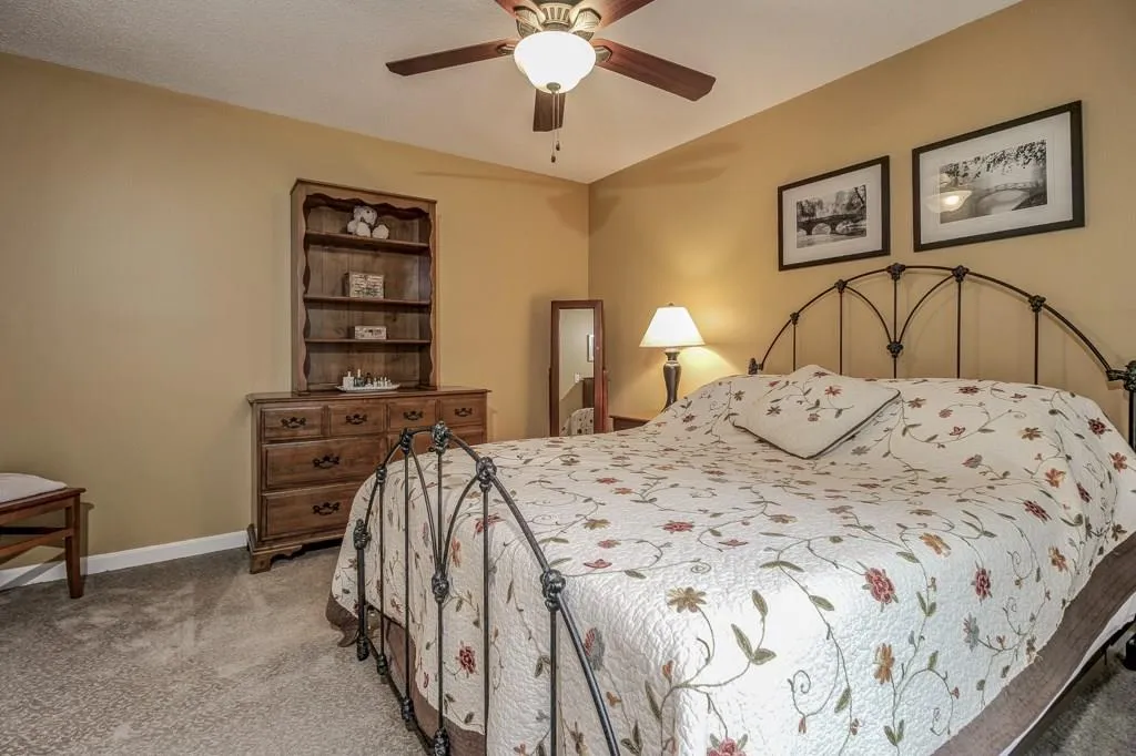 804 Camden Court, Sandy Springs, Georgia 30327, 2 Bedrooms Bedrooms, ,2 BathroomsBathrooms,Residential,Sold,804 Camden Court,5729790