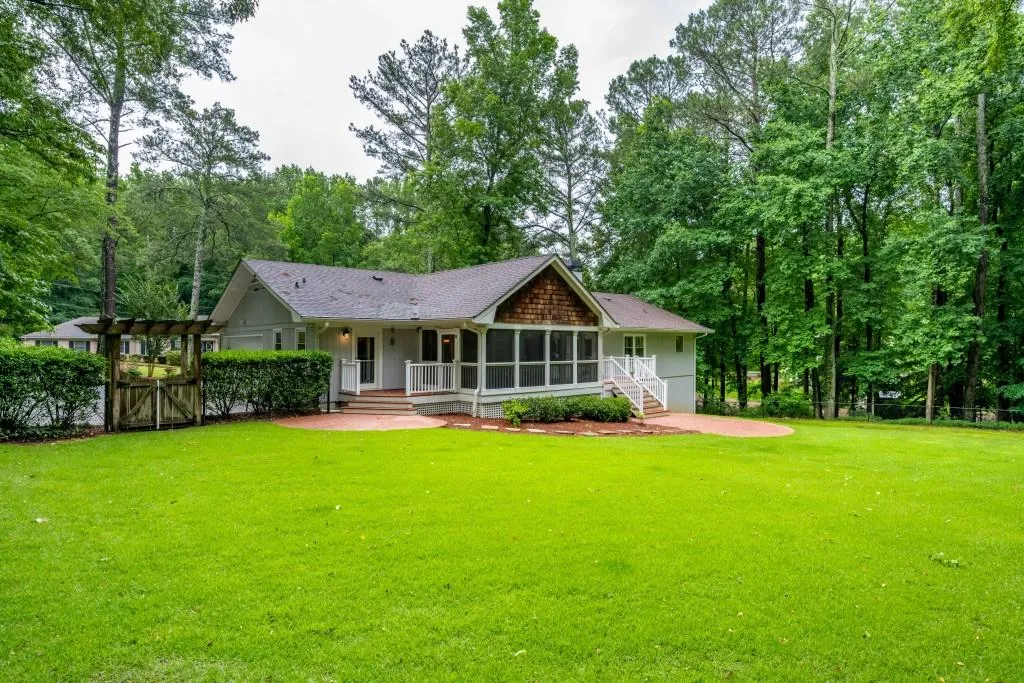 7620 Spalding Lane, Sandy Springs, Georgia 30350, 4 Bedrooms Bedrooms, ,2 BathroomsBathrooms,Residential,Sold,7620 Spalding Lane,7235600