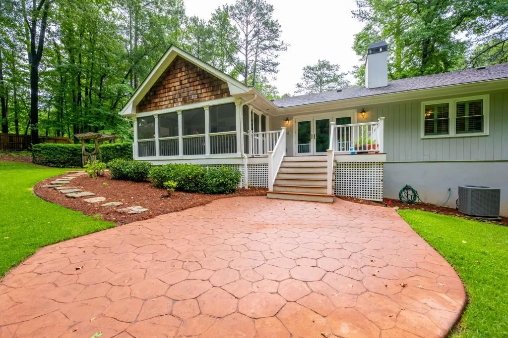 7620 Spalding Lane, Sandy Springs, Georgia 30350, 4 Bedrooms Bedrooms, ,2 BathroomsBathrooms,Residential,Sold,7620 Spalding Lane,7235600