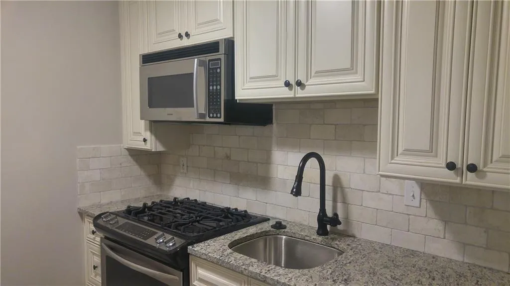 609 River Run Drive Unit 609, Sandy Springs, Georgia 30350, 1 Bedroom Bedrooms, ,1 BathroomBathrooms,Residential,Sold,609 River Run Drive Unit 609,5710659