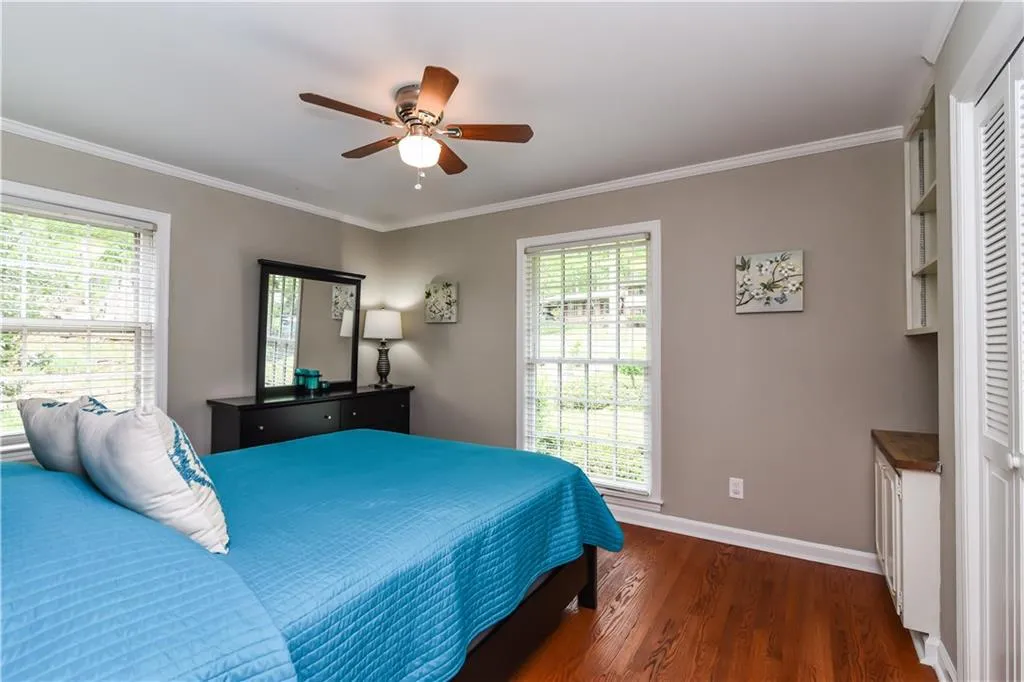 215 W Spalding Drive, Atlanta, Georgia 30328, 4 Bedrooms Bedrooms, ,3 BathroomsBathrooms,Residential,Sold,215 W Spalding Drive,6045529