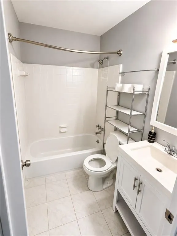 5375 Roswell Road Unit 3a, Atlanta, Georgia 30342, 1 Bedroom Bedrooms, 0 ,1 BathroomBathrooms,Residential,For Sale,5375 Roswell Road Unit 3a,7776020