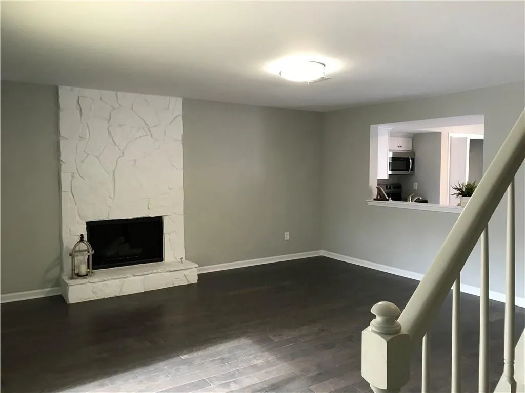 8810 Long Beach Circle, Sandy Springs, Georgia 30350, 2 Bedrooms Bedrooms, ,2 BathroomsBathrooms,Residential,Sold,8810 Long Beach Circle,6092863