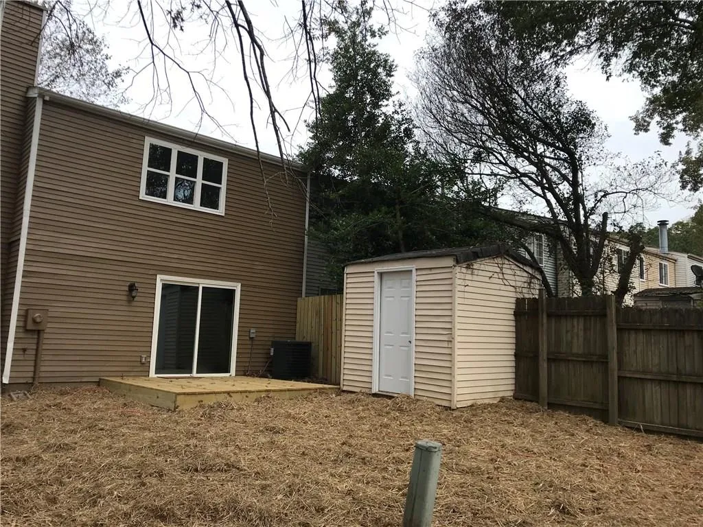 8810 Long Beach Circle, Sandy Springs, Georgia 30350, 2 Bedrooms Bedrooms, ,2 BathroomsBathrooms,Residential,Sold,8810 Long Beach Circle,6092863
