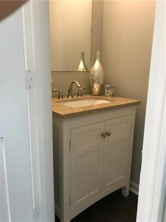 8810 Long Beach Circle, Sandy Springs, Georgia 30350, 2 Bedrooms Bedrooms, ,2 BathroomsBathrooms,Residential,Sold,8810 Long Beach Circle,6092863