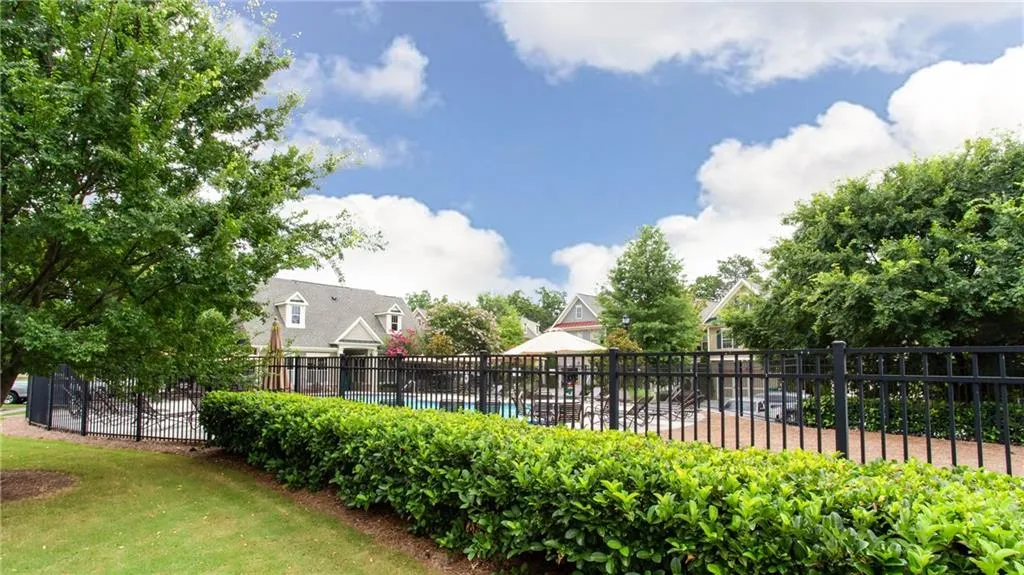 7410 Highland Bluff, Atlanta, Georgia 30328, 3 Bedrooms Bedrooms, ,3 BathroomsBathrooms,Residential,Sold,7410 Highland Bluff,6578997