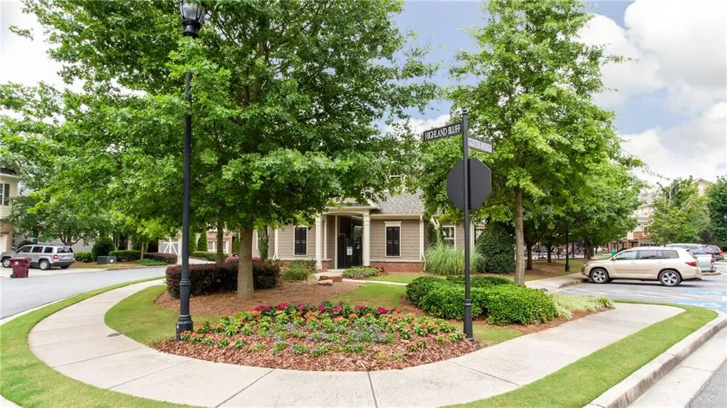 7410 Highland Bluff, Atlanta, Georgia 30328, 3 Bedrooms Bedrooms, ,3 BathroomsBathrooms,Residential,Sold,7410 Highland Bluff,6578997