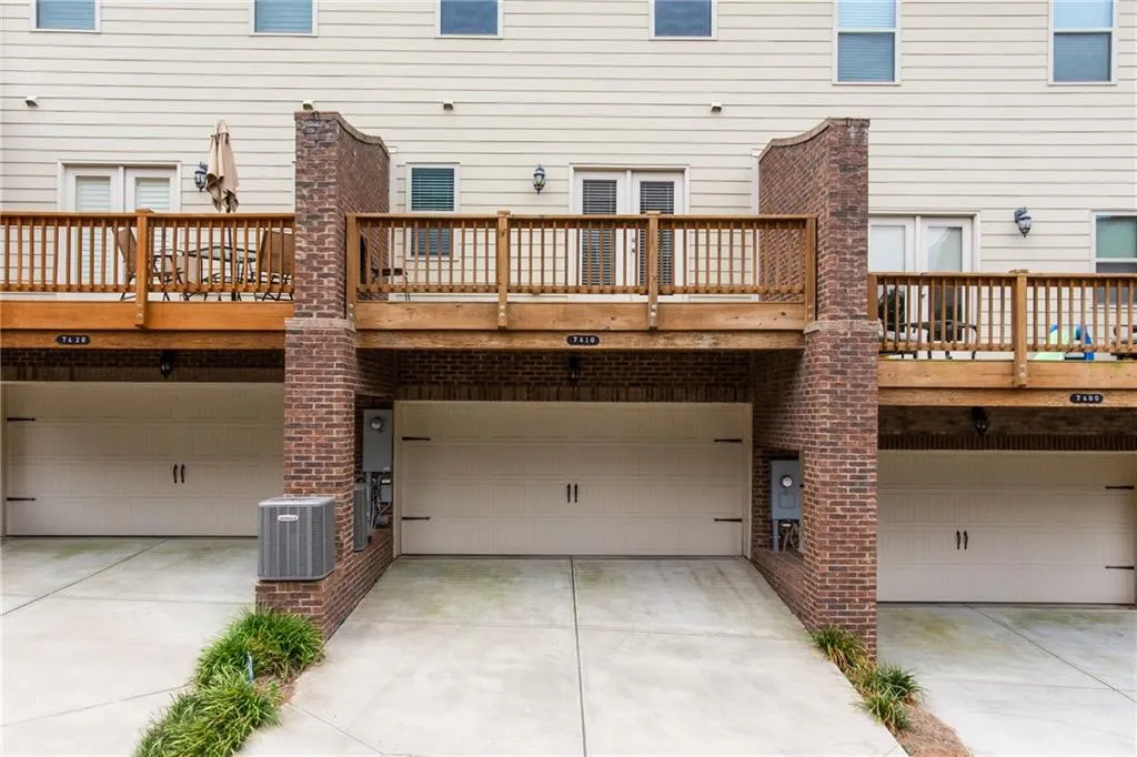 7410 Highland Bluff, Atlanta, Georgia 30328, 3 Bedrooms Bedrooms, ,3 BathroomsBathrooms,Residential,Sold,7410 Highland Bluff,6578997