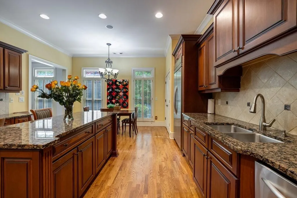 3127 Lenox Road Ne Unit 1, Atlanta, Georgia 30324, 3 Bedrooms Bedrooms, ,3 BathroomsBathrooms,Residential,For Sale,3127 Lenox Road Ne Unit 1,7567598