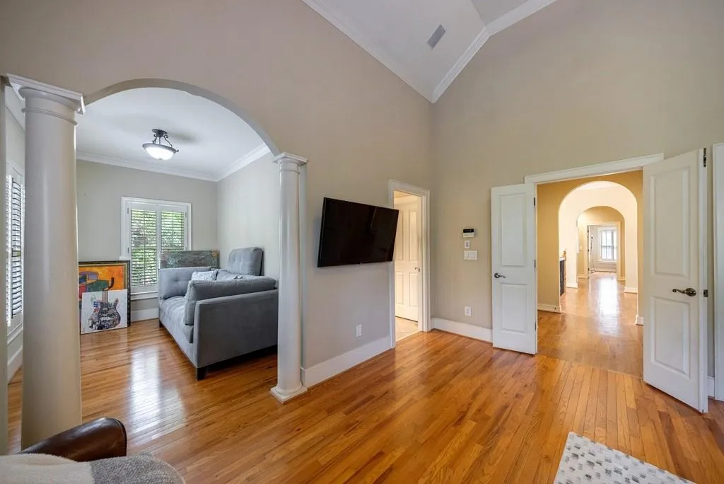 3127 Lenox Road Ne Unit 1, Atlanta, Georgia 30324, 3 Bedrooms Bedrooms, ,3 BathroomsBathrooms,Residential,For Sale,3127 Lenox Road Ne Unit 1,7567598