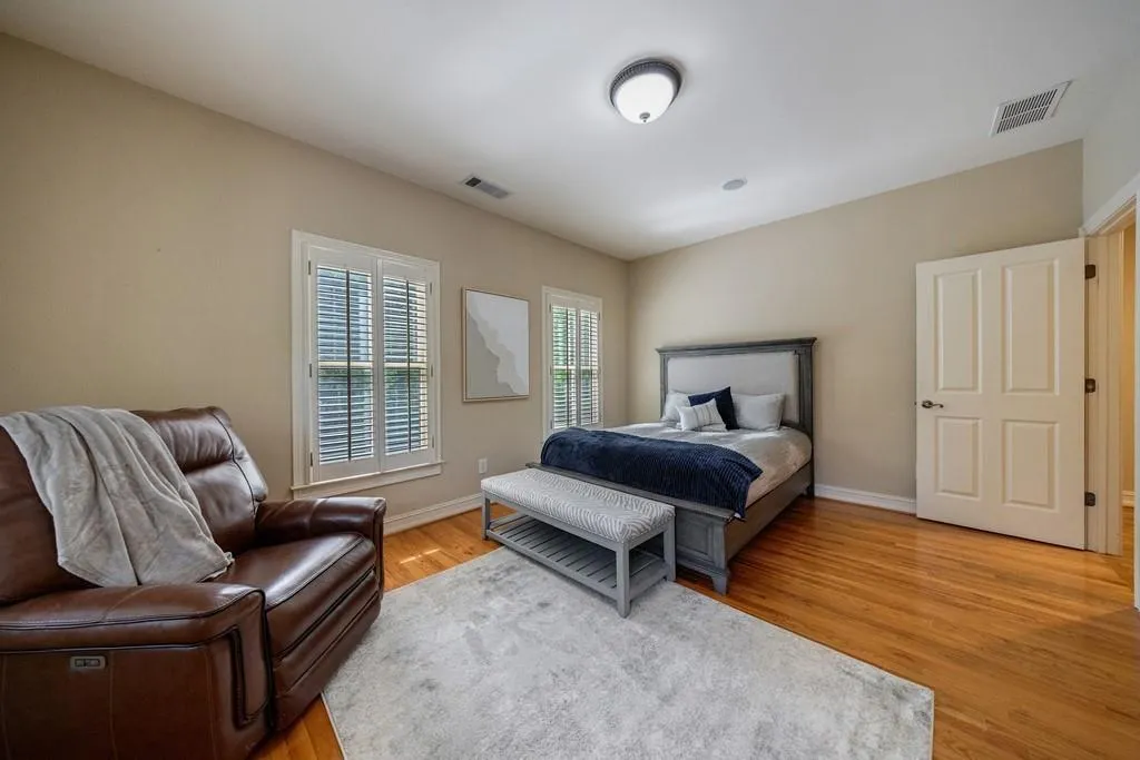 3127 Lenox Road Ne Unit 1, Atlanta, Georgia 30324, 3 Bedrooms Bedrooms, ,3 BathroomsBathrooms,Residential,For Sale,3127 Lenox Road Ne Unit 1,7567598