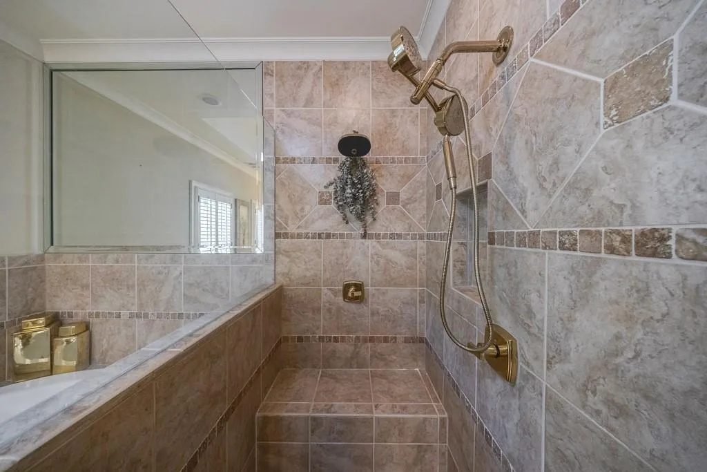 3127 Lenox Road Ne Unit 1, Atlanta, Georgia 30324, 3 Bedrooms Bedrooms, ,3 BathroomsBathrooms,Residential,For Sale,3127 Lenox Road Ne Unit 1,7567598