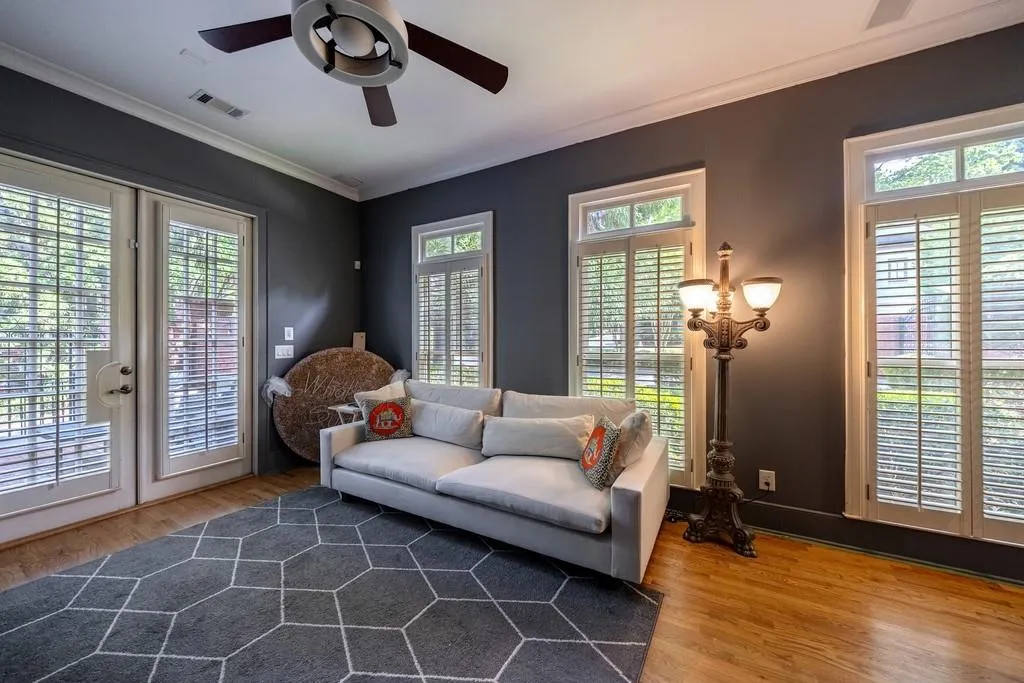 3127 Lenox Road Ne Unit 1, Atlanta, Georgia 30324, 3 Bedrooms Bedrooms, ,3 BathroomsBathrooms,Residential,For Sale,3127 Lenox Road Ne Unit 1,7567598
