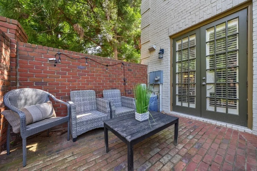 3127 Lenox Road Ne Unit 1, Atlanta, Georgia 30324, 3 Bedrooms Bedrooms, ,3 BathroomsBathrooms,Residential,For Sale,3127 Lenox Road Ne Unit 1,7567598