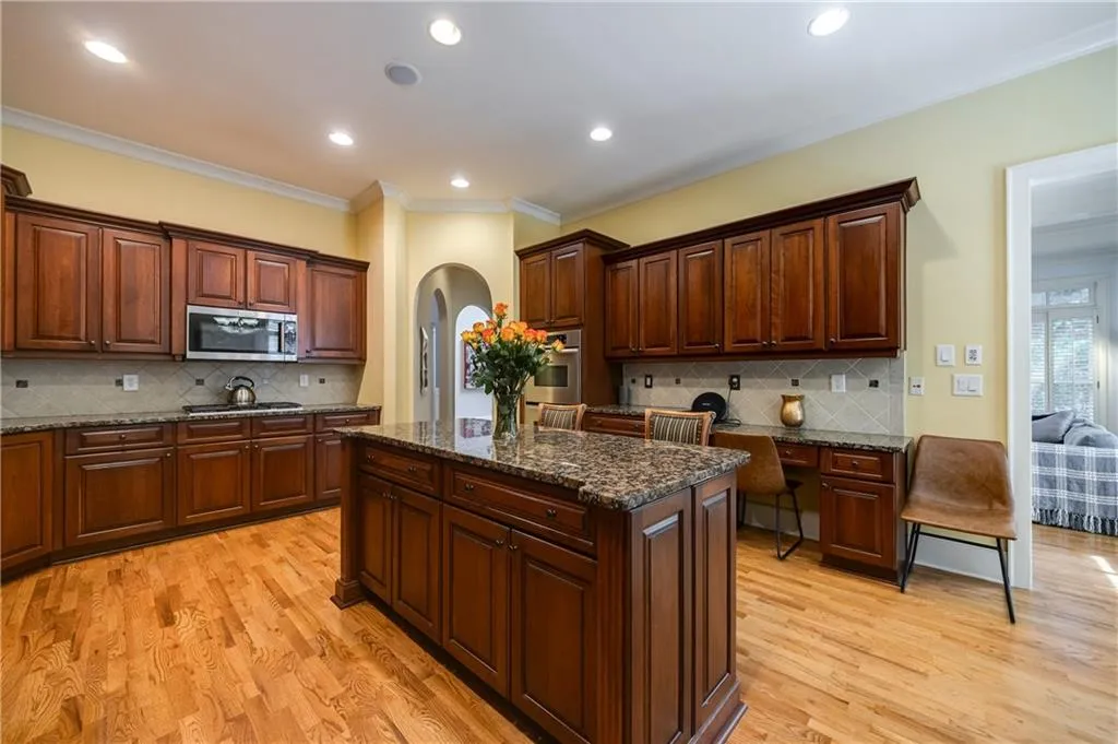 3127 Lenox Road Ne Unit 1, Atlanta, Georgia 30324, 3 Bedrooms Bedrooms, ,3 BathroomsBathrooms,Residential,For Sale,3127 Lenox Road Ne Unit 1,7567598
