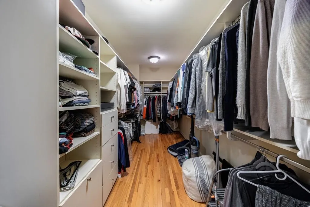 3127 Lenox Road Ne Unit 1, Atlanta, Georgia 30324, 3 Bedrooms Bedrooms, ,3 BathroomsBathrooms,Residential,For Sale,3127 Lenox Road Ne Unit 1,7567598