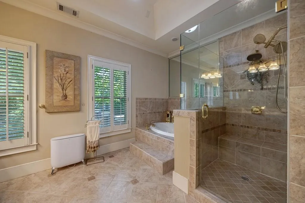3127 Lenox Road Ne Unit 1, Atlanta, Georgia 30324, 3 Bedrooms Bedrooms, ,3 BathroomsBathrooms,Residential,For Sale,3127 Lenox Road Ne Unit 1,7567598