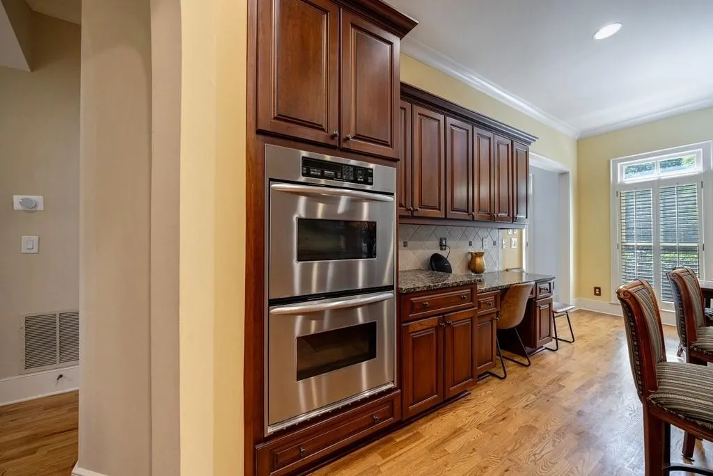 3127 Lenox Road Ne Unit 1, Atlanta, Georgia 30324, 3 Bedrooms Bedrooms, ,3 BathroomsBathrooms,Residential,For Sale,3127 Lenox Road Ne Unit 1,7567598