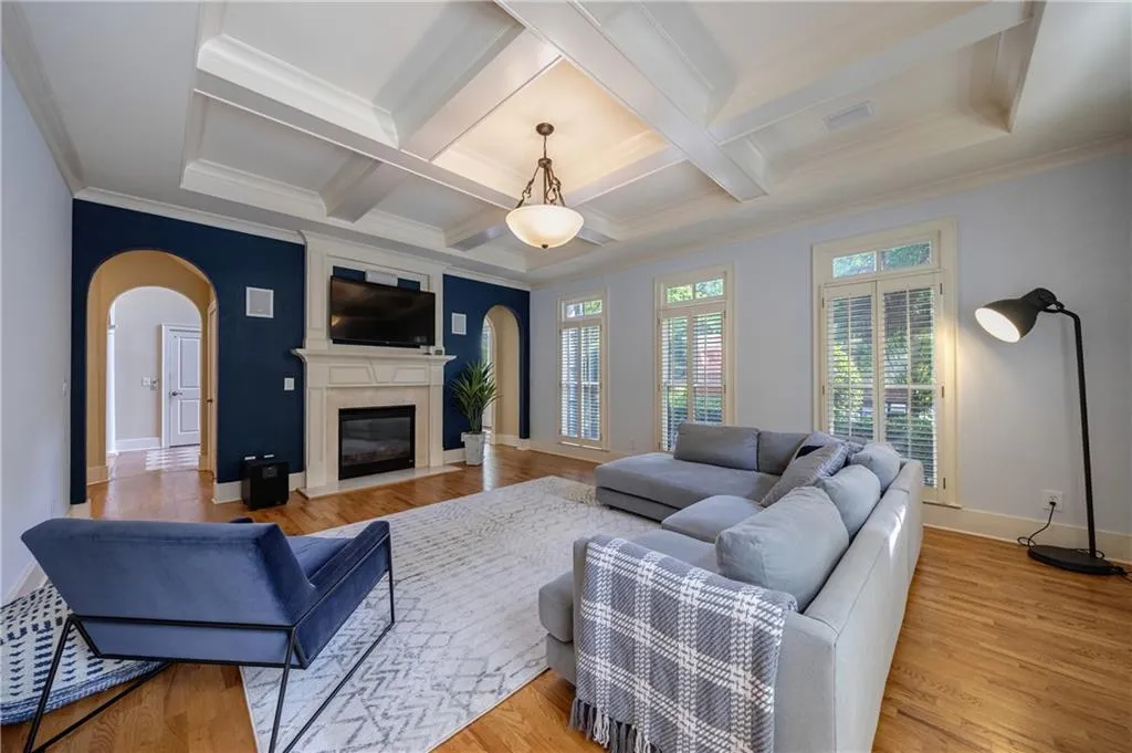 3127 Lenox Road Ne Unit 1, Atlanta, Georgia 30324, 3 Bedrooms Bedrooms, ,3 BathroomsBathrooms,Residential,For Sale,3127 Lenox Road Ne Unit 1,7567598