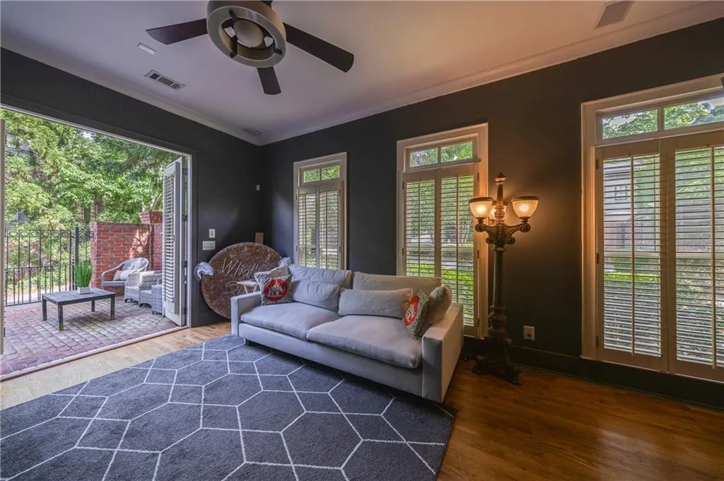 3127 Lenox Road Ne Unit 1, Atlanta, Georgia 30324, 3 Bedrooms Bedrooms, ,3 BathroomsBathrooms,Residential,For Sale,3127 Lenox Road Ne Unit 1,7567598