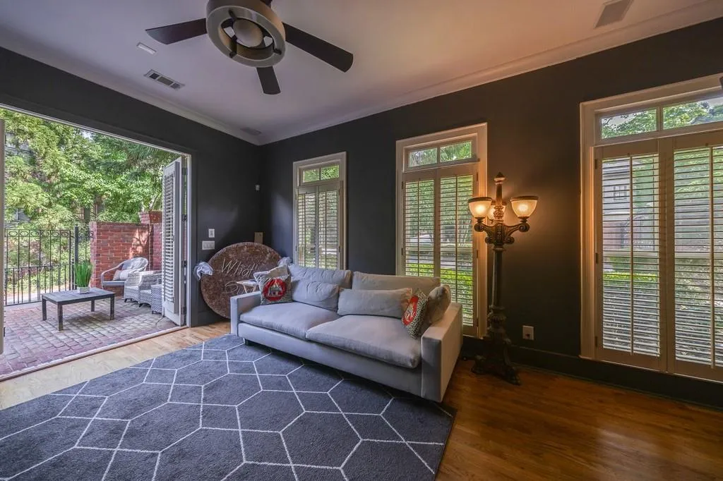 3127 Lenox Road Ne Unit 1, Atlanta, Georgia 30324, 3 Bedrooms Bedrooms, ,3 BathroomsBathrooms,Residential,For Sale,3127 Lenox Road Ne Unit 1,7567598