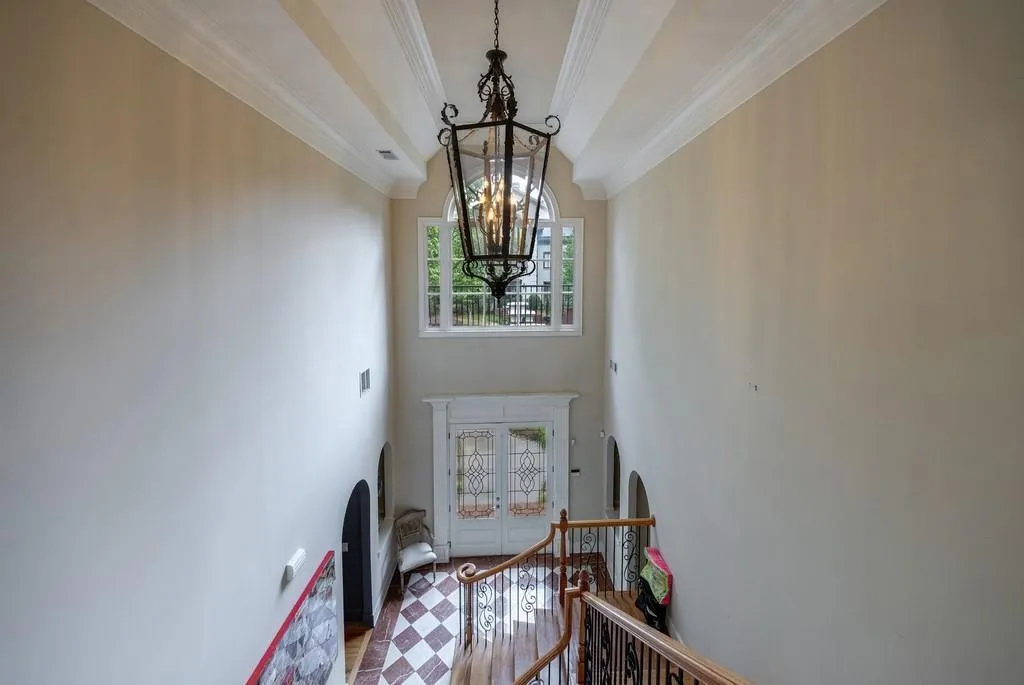 3127 Lenox Road Ne Unit 1, Atlanta, Georgia 30324, 3 Bedrooms Bedrooms, ,3 BathroomsBathrooms,Residential,For Sale,3127 Lenox Road Ne Unit 1,7567598