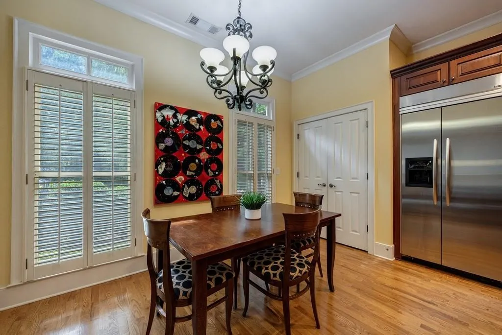 3127 Lenox Road Ne Unit 1, Atlanta, Georgia 30324, 3 Bedrooms Bedrooms, ,3 BathroomsBathrooms,Residential,For Sale,3127 Lenox Road Ne Unit 1,7567598