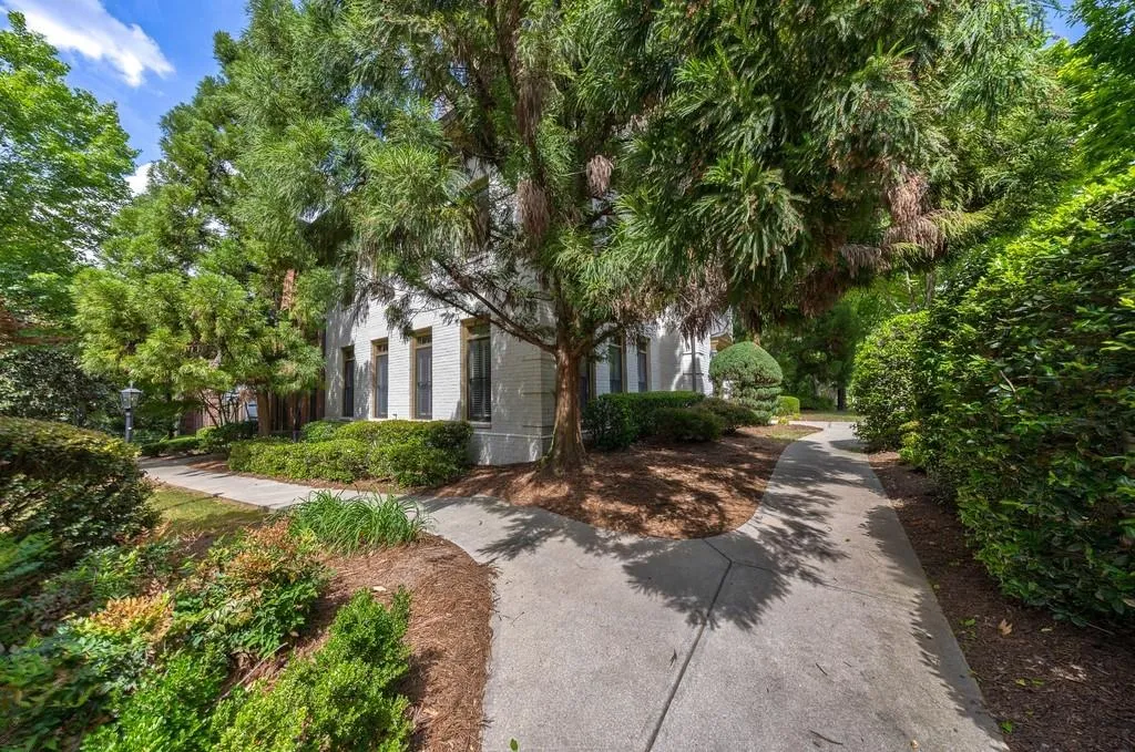 3127 Lenox Road Ne Unit 1, Atlanta, Georgia 30324, 3 Bedrooms Bedrooms, ,3 BathroomsBathrooms,Residential,For Sale,3127 Lenox Road Ne Unit 1,7567598