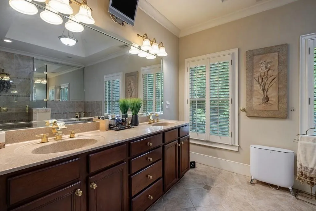 3127 Lenox Road Ne Unit 1, Atlanta, Georgia 30324, 3 Bedrooms Bedrooms, ,3 BathroomsBathrooms,Residential,For Sale,3127 Lenox Road Ne Unit 1,7567598