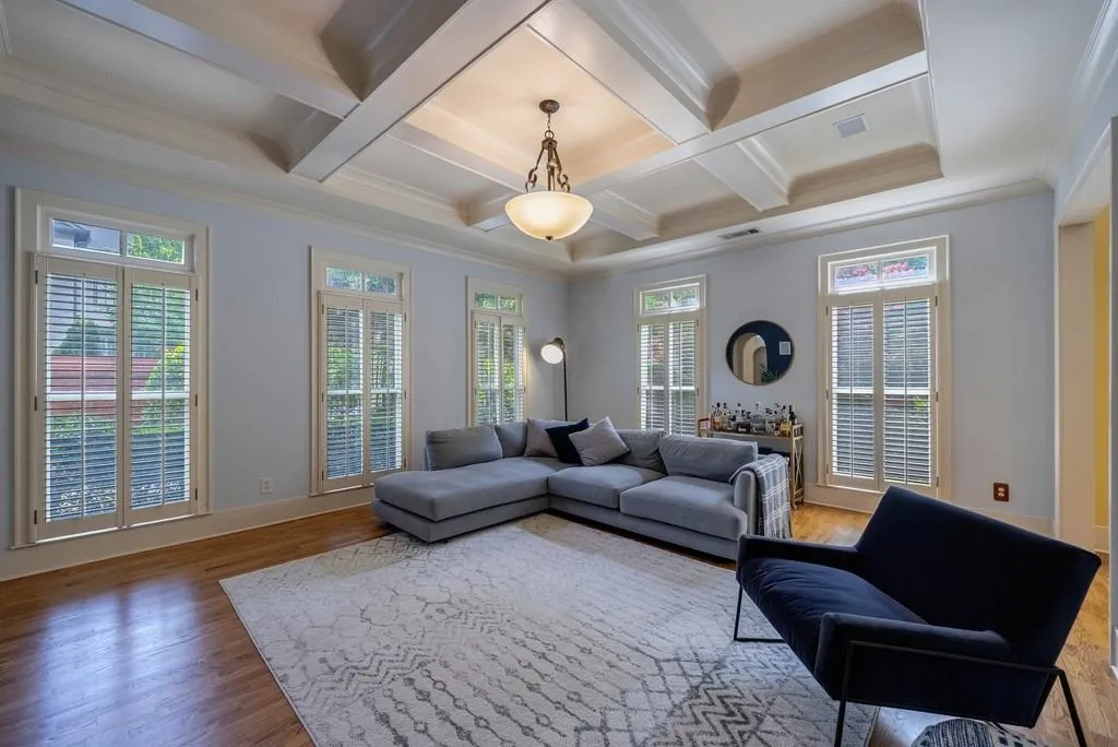 3127 Lenox Road Ne Unit 1, Atlanta, Georgia 30324, 3 Bedrooms Bedrooms, ,3 BathroomsBathrooms,Residential,For Sale,3127 Lenox Road Ne Unit 1,7567598