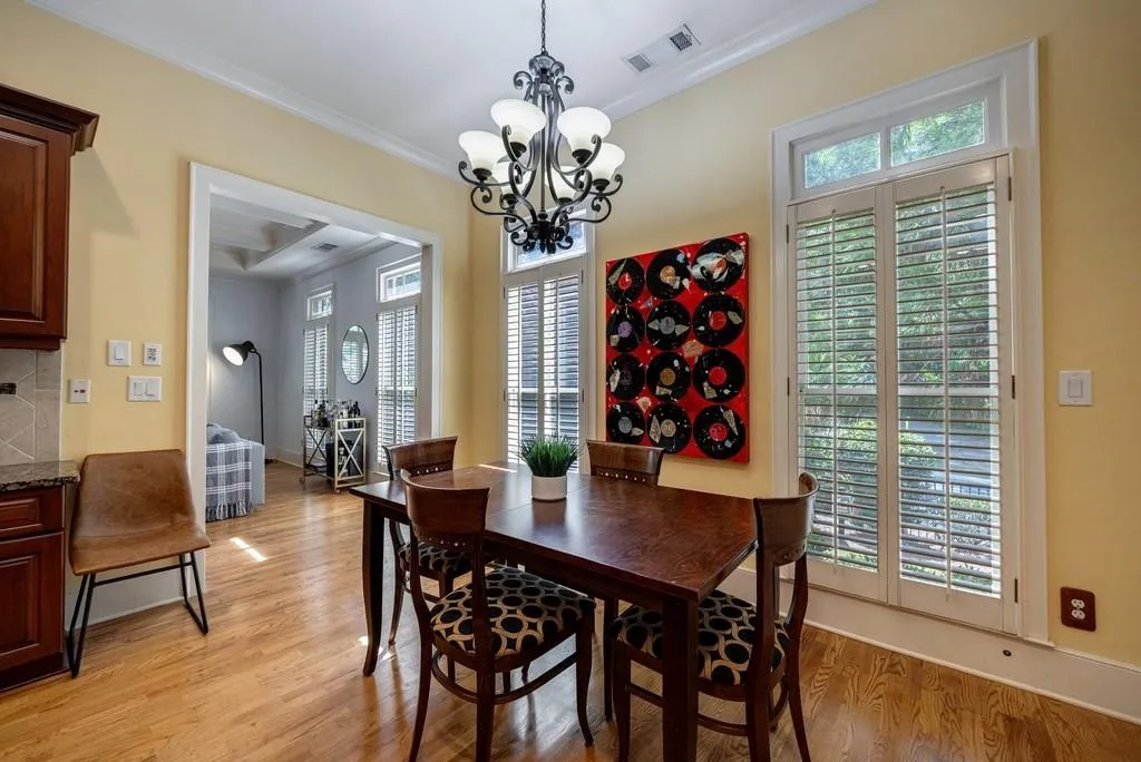 3127 Lenox Road Ne Unit 1, Atlanta, Georgia 30324, 3 Bedrooms Bedrooms, ,3 BathroomsBathrooms,Residential,For Sale,3127 Lenox Road Ne Unit 1,7567598