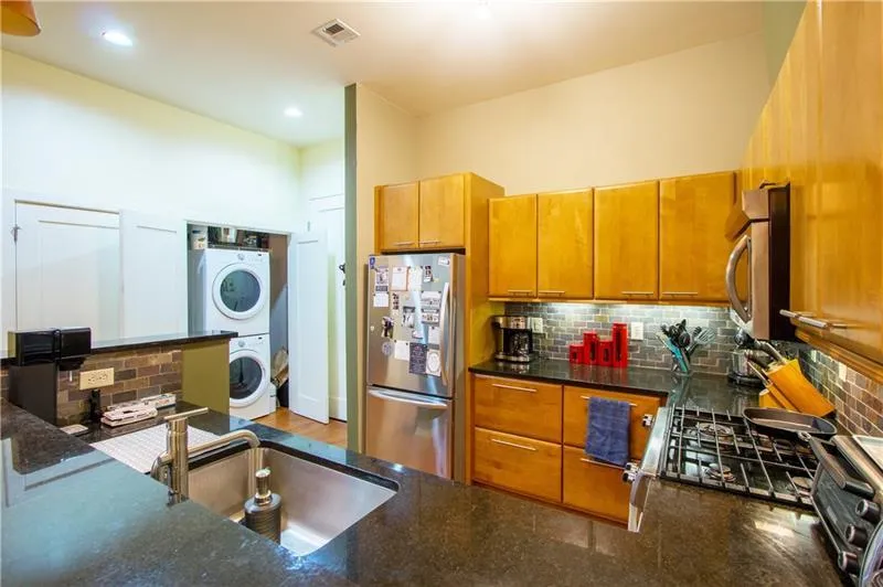 1418 Dresden Drive Unit 330, Brookhaven, Georgia 30319, 2 Bedrooms Bedrooms, ,2 BathroomsBathrooms,Residential,Sold,1418 Dresden Drive Unit 330,6046111
