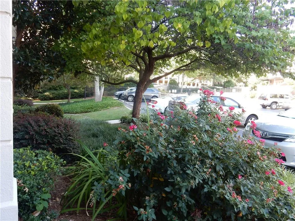 6940 Roswell Road Unit 25b, Sandy Springs, Georgia 30328, 2 Bedrooms Bedrooms, ,1 BathroomBathrooms,Residential,Sold,6940 Roswell Road Unit 25b,5740536