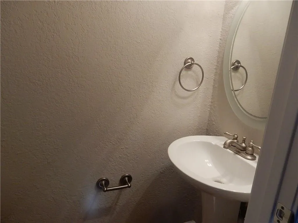 6940 Roswell Road Unit 25b, Sandy Springs, Georgia 30328, 2 Bedrooms Bedrooms, ,1 BathroomBathrooms,Residential,Sold,6940 Roswell Road Unit 25b,5740536