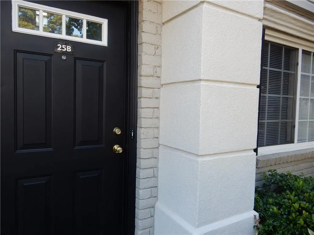 6940 Roswell Road Unit 25b, Sandy Springs, Georgia 30328, 2 Bedrooms Bedrooms, ,1 BathroomBathrooms,Residential,Sold,6940 Roswell Road Unit 25b,5740536