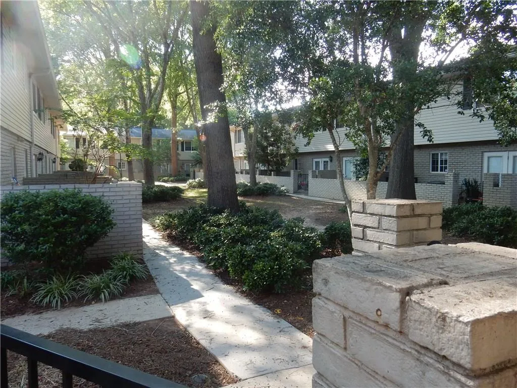 6940 Roswell Road Unit 25b, Sandy Springs, Georgia 30328, 2 Bedrooms Bedrooms, ,1 BathroomBathrooms,Residential,Sold,6940 Roswell Road Unit 25b,5740536