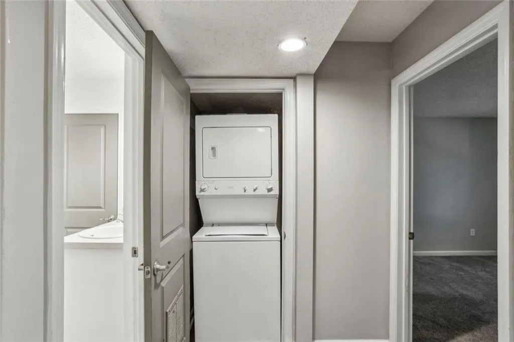 3650 Ashford Dunwoody Road Northeast Road Ne Unit, Brookhaven, Georgia 30319, 2 Bedrooms Bedrooms, ,1 BathroomBathrooms,Residential,For Sale,3650 Ashford Dunwoody Road Northeast Road Ne Unit ,7618062