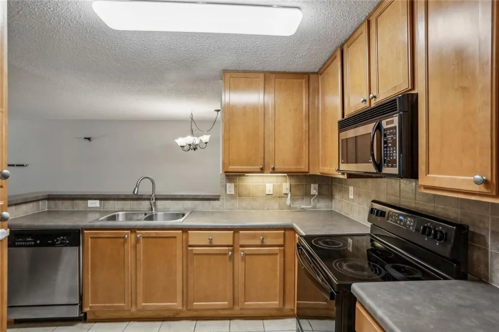 3650 Ashford Dunwoody Road Northeast Road Ne Unit, Brookhaven, Georgia 30319, 2 Bedrooms Bedrooms, ,1 BathroomBathrooms,Residential,For Sale,3650 Ashford Dunwoody Road Northeast Road Ne Unit ,7618062