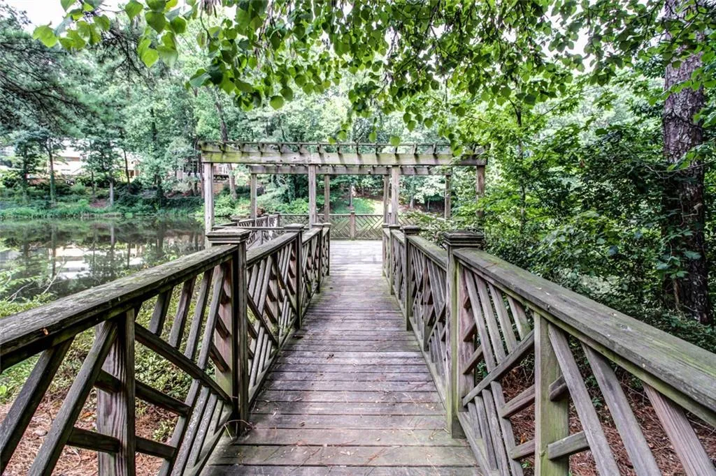 3650 Ashford Dunwoody Road Northeast Road Ne Unit, Brookhaven, Georgia 30319, 2 Bedrooms Bedrooms, ,1 BathroomBathrooms,Residential,For Sale,3650 Ashford Dunwoody Road Northeast Road Ne Unit ,7618062