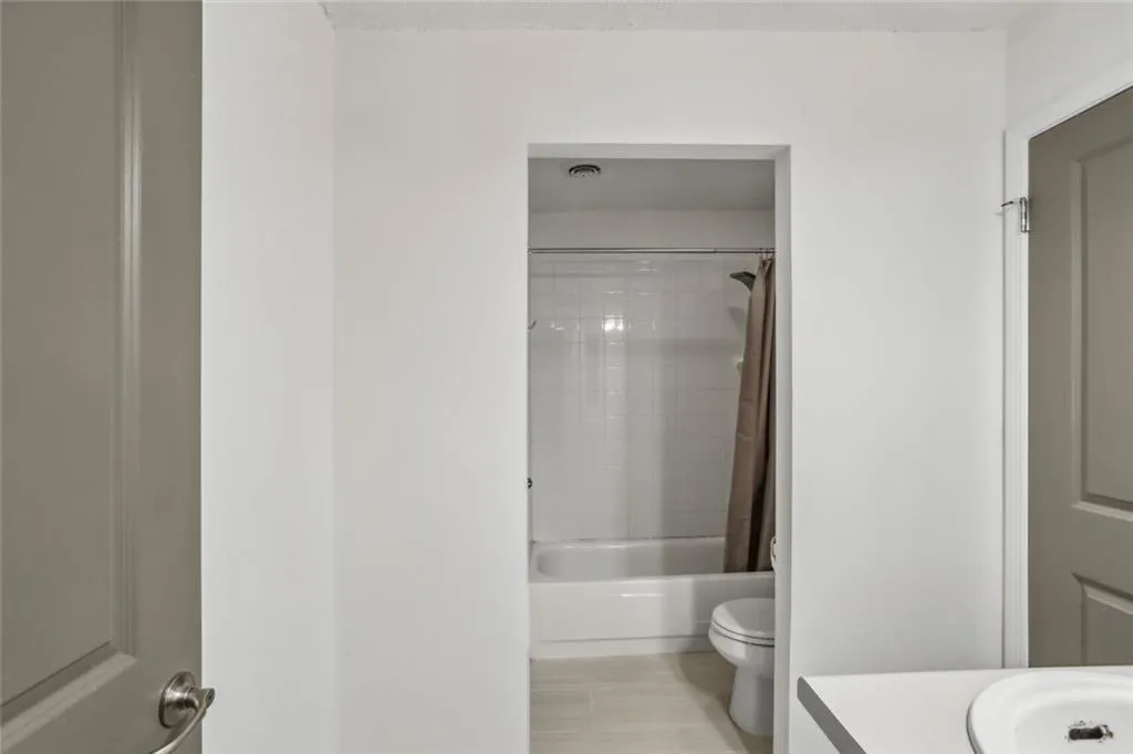 3650 Ashford Dunwoody Road Northeast Road Ne Unit, Brookhaven, Georgia 30319, 2 Bedrooms Bedrooms, ,1 BathroomBathrooms,Residential,For Sale,3650 Ashford Dunwoody Road Northeast Road Ne Unit ,7618062