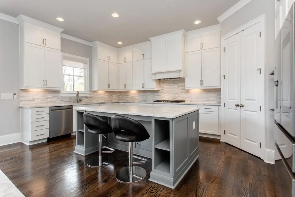 214 Belle Lane, Atlanta, Georgia 30328, 5 Bedrooms Bedrooms, ,5 BathroomsBathrooms,Residential,Sold,214 Belle Lane,6859602