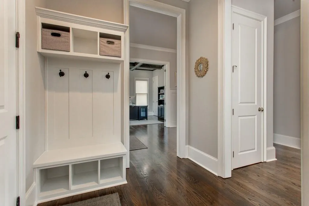 214 Belle Lane, Atlanta, Georgia 30328, 5 Bedrooms Bedrooms, ,5 BathroomsBathrooms,Residential,Sold,214 Belle Lane,6859602