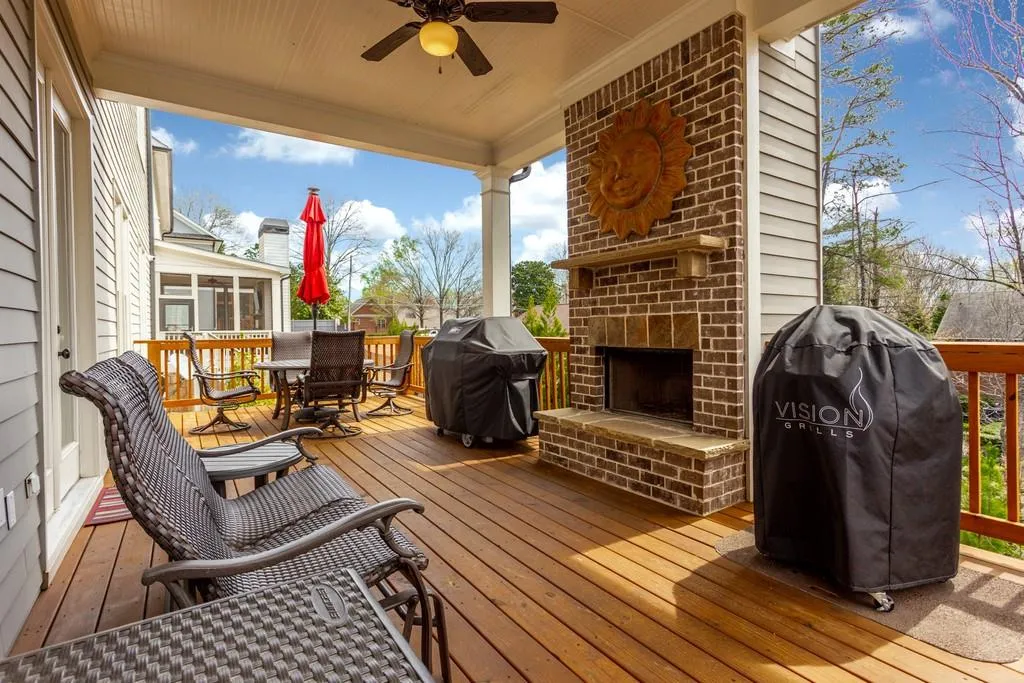 214 Belle Lane, Atlanta, Georgia 30328, 5 Bedrooms Bedrooms, ,5 BathroomsBathrooms,Residential,Sold,214 Belle Lane,6859602